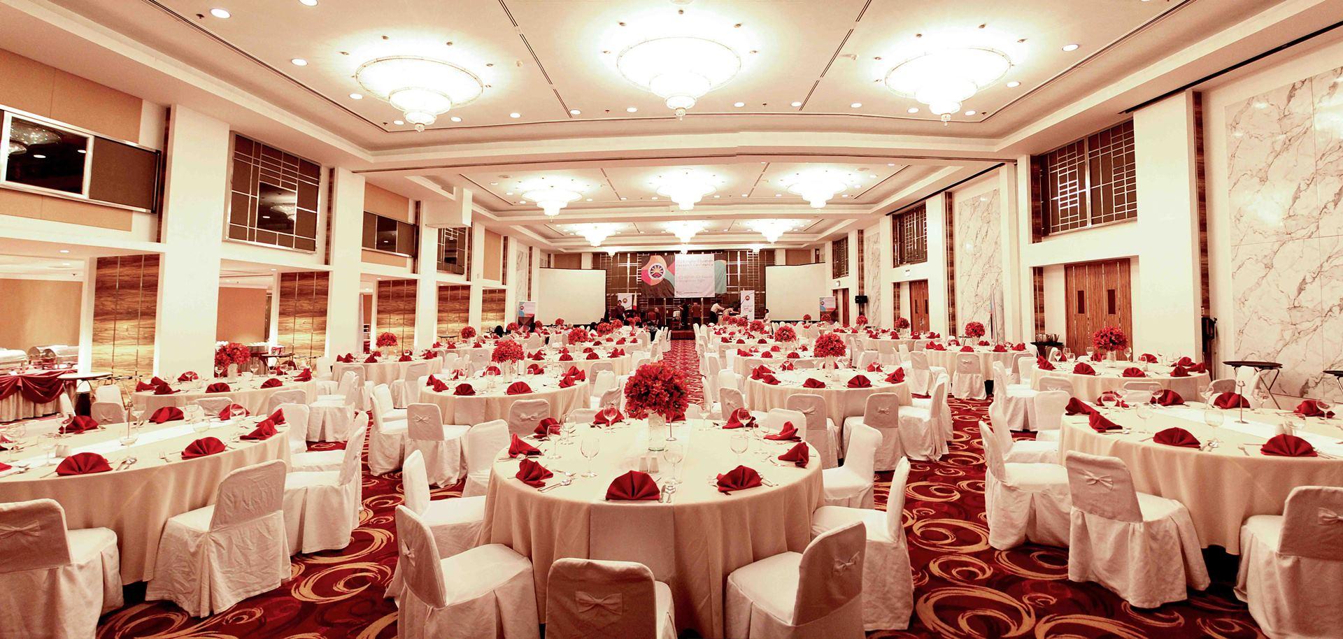 Century Park Hotel Manila Exterior photo