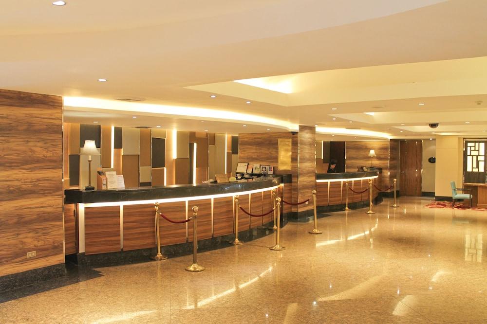 Century Park Hotel Manila Exterior photo