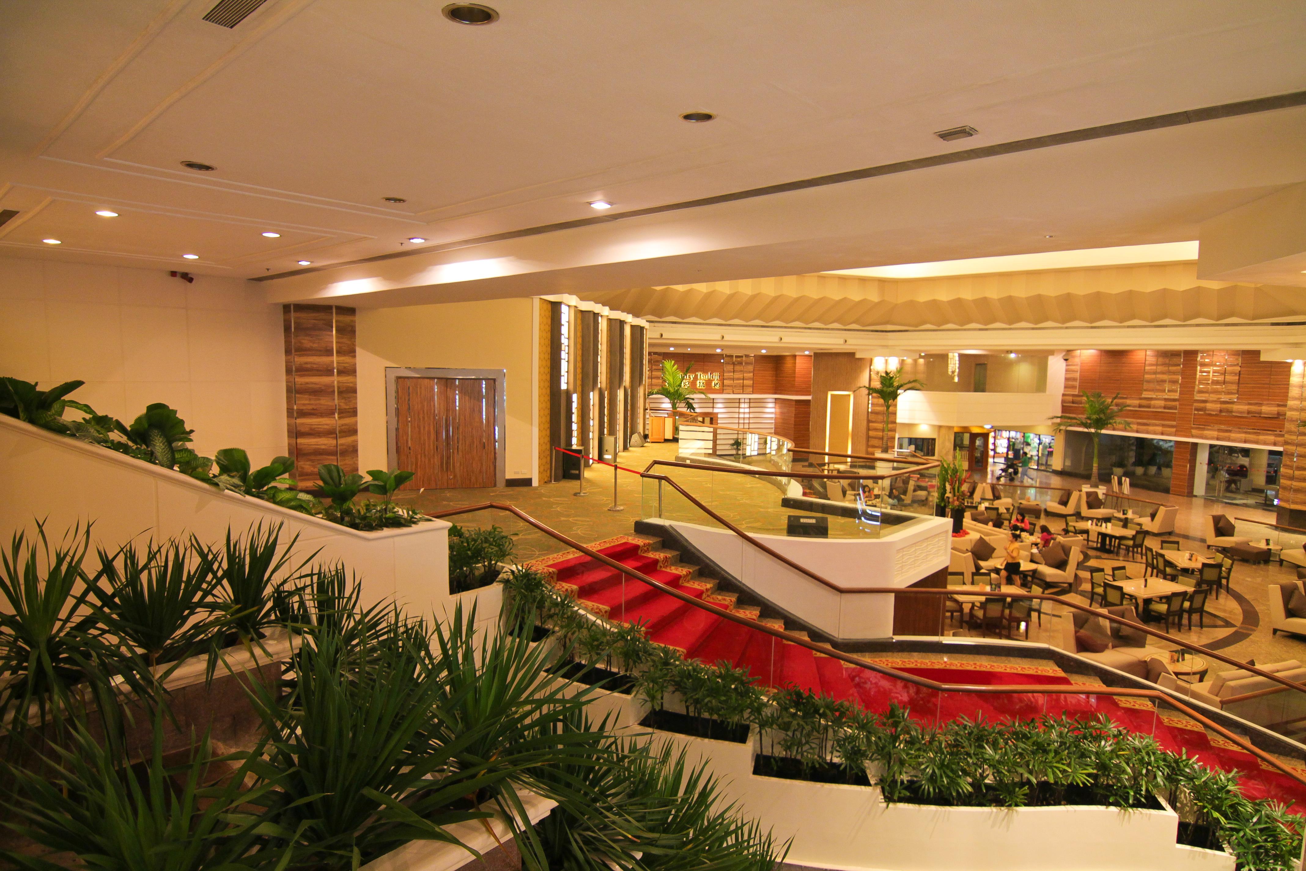 Century Park Hotel Manila Exterior photo