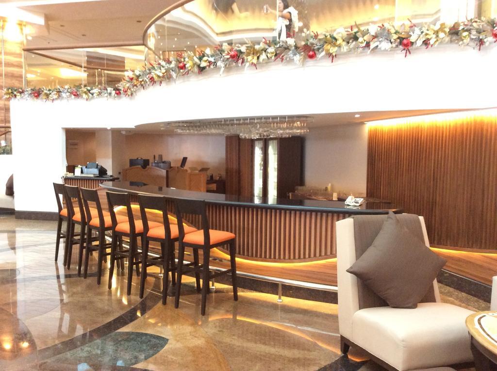 Century Park Hotel Manila Exterior photo