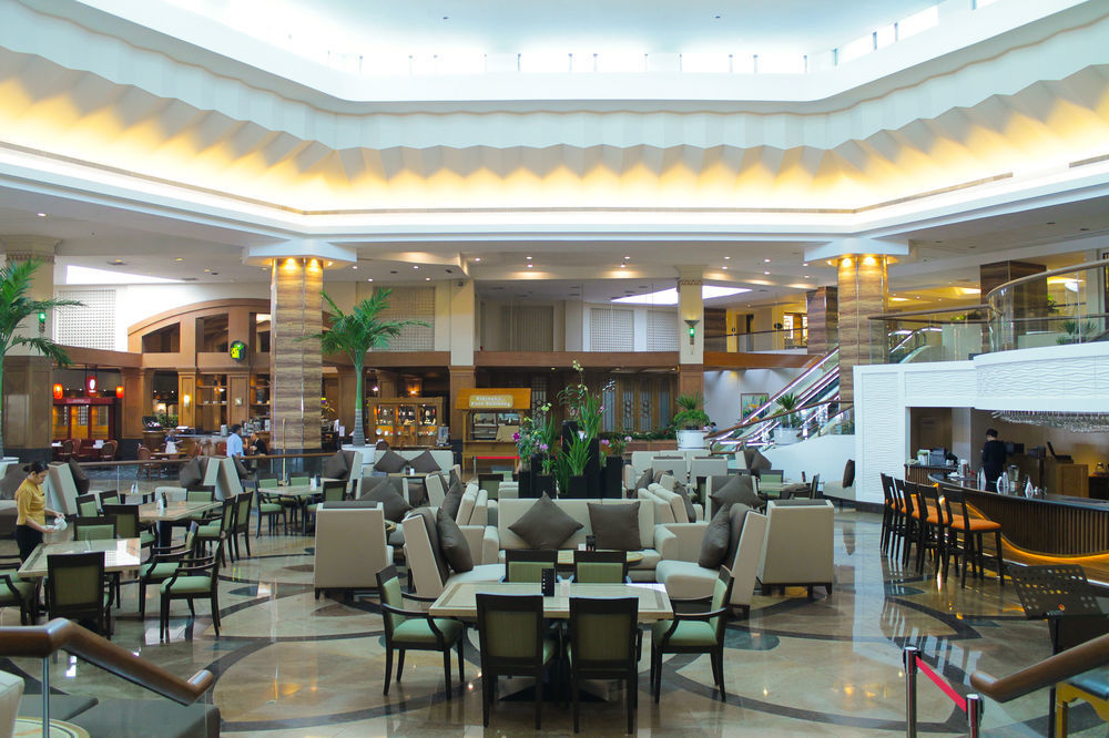 Century Park Hotel Manila Exterior photo