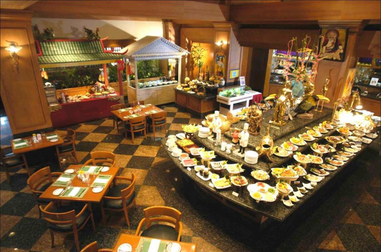 Century Park Hotel Manila Exterior photo